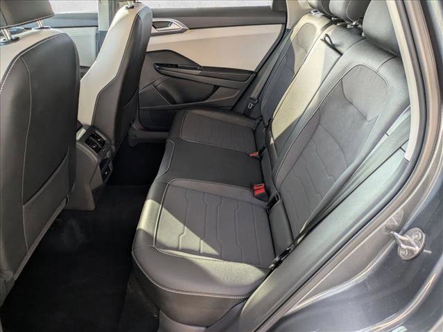 Used 2025 Volkswagen Taos SE image 18