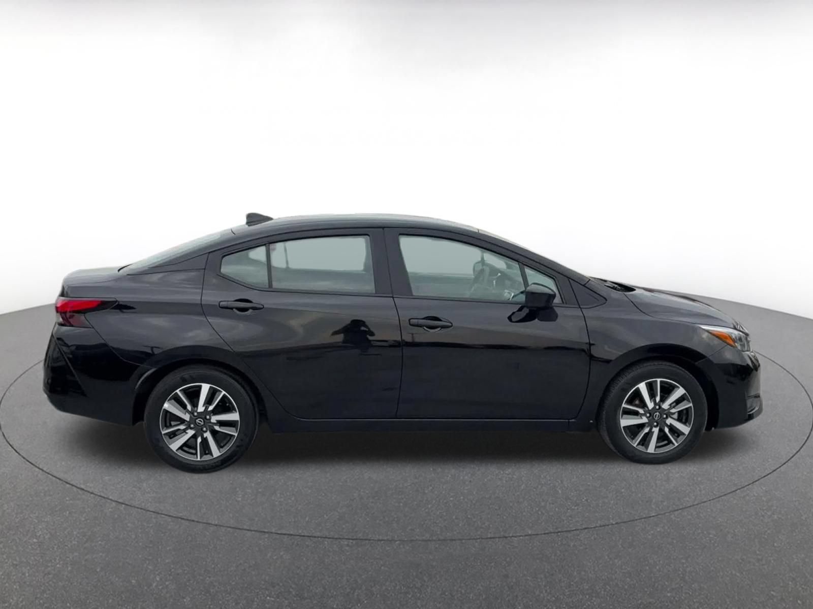 Used 2025 Nissan Versa SV FWD image 15