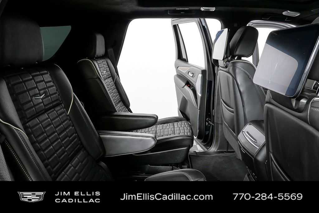 Used 2023 Cadillac Escalade Premium Luxury Platinum w/ Heavy-Duty Trailer Package image 22