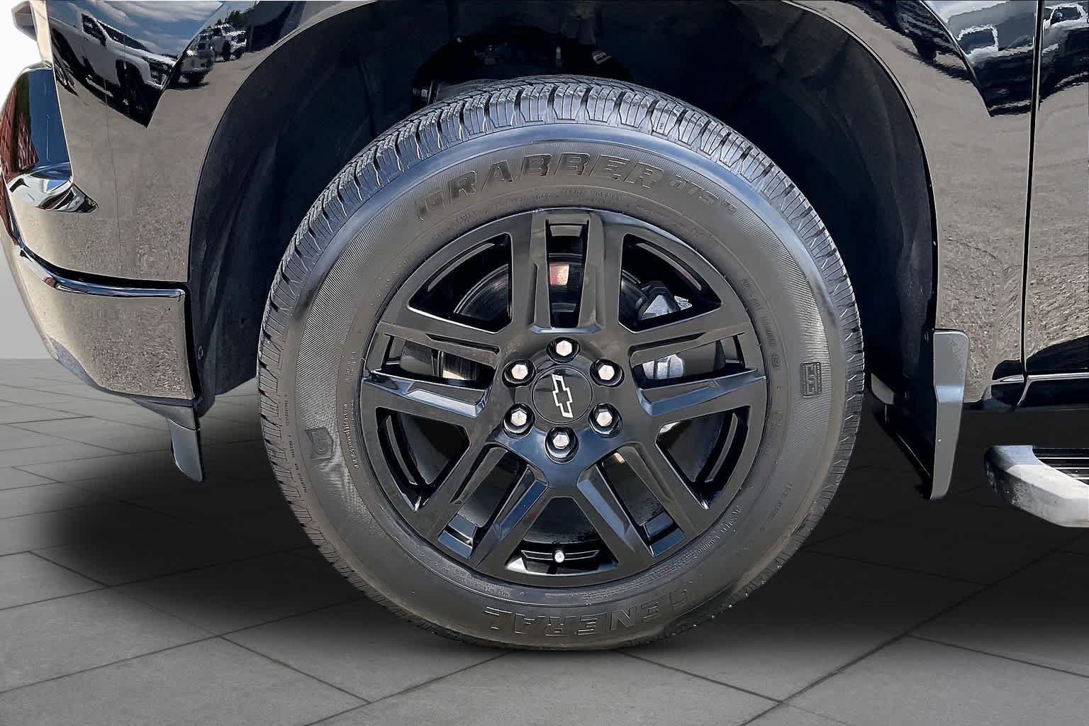 Used 2024 Chevrolet Silverado 1500 Custom RWD image 11