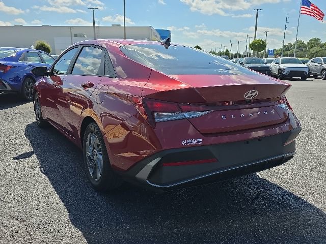 Certified 2024 Hyundai Elantra SEL FWD image 3