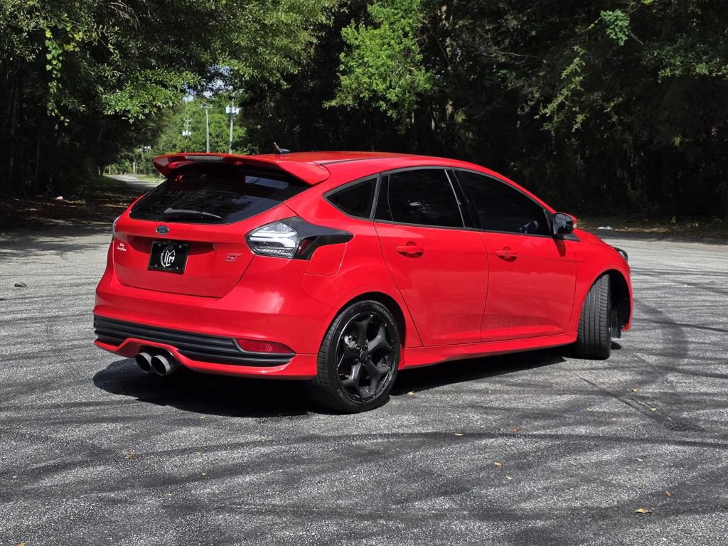 Used 2016 Ford Focus ST FWD image 5