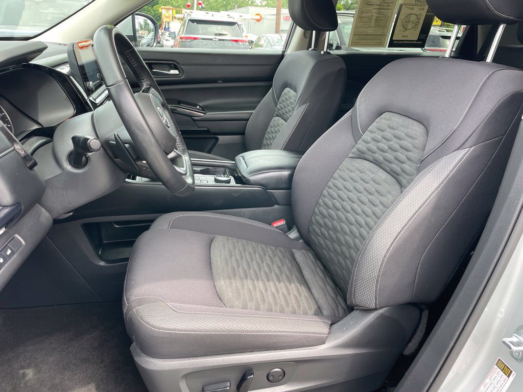 Certified 2022 Nissan Pathfinder SV w/ SV Premium Package AWD/4WD image 6