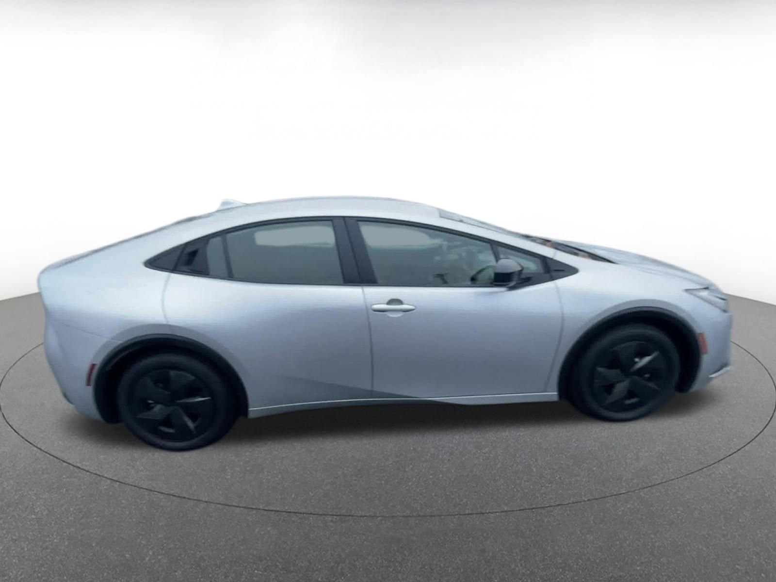 Used 2025 Toyota Prius LE image 16