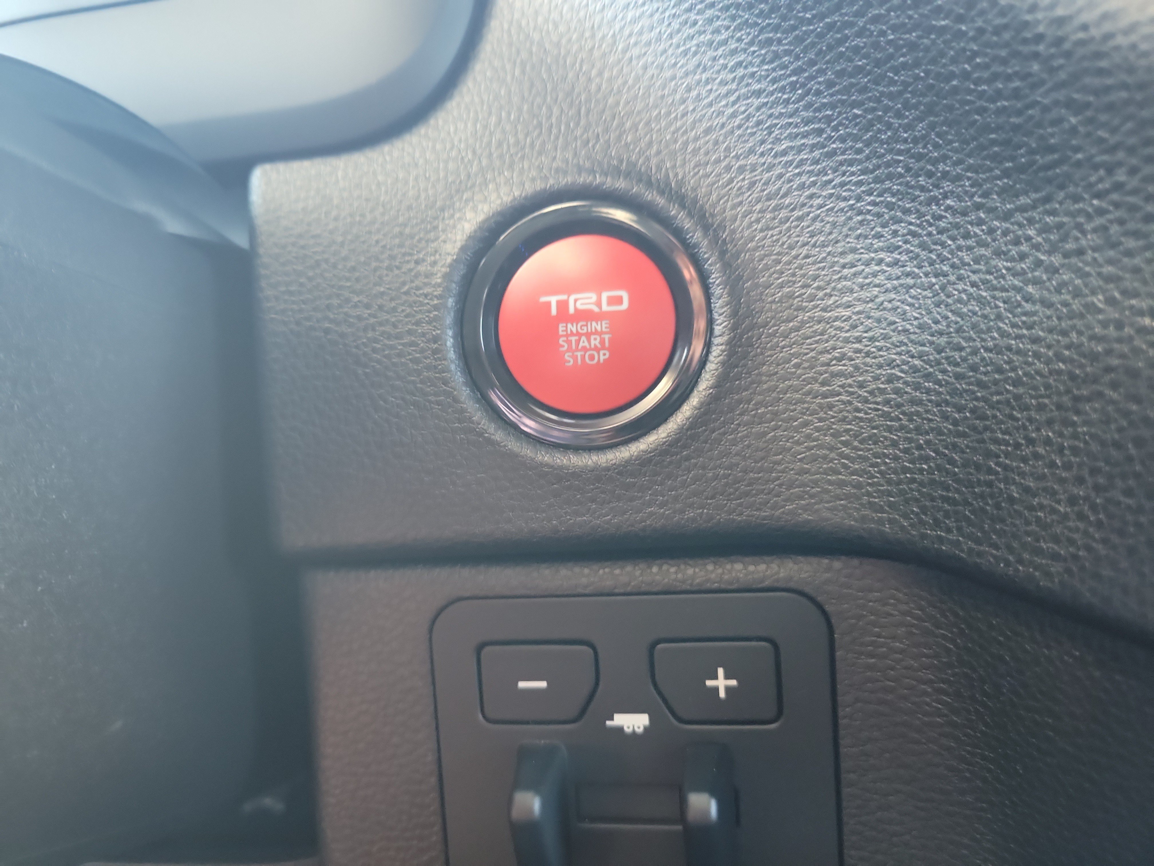 Used 2026 Toyota Tundra SR5 w/ TRD Off-Road Package AWD/4WD image 31