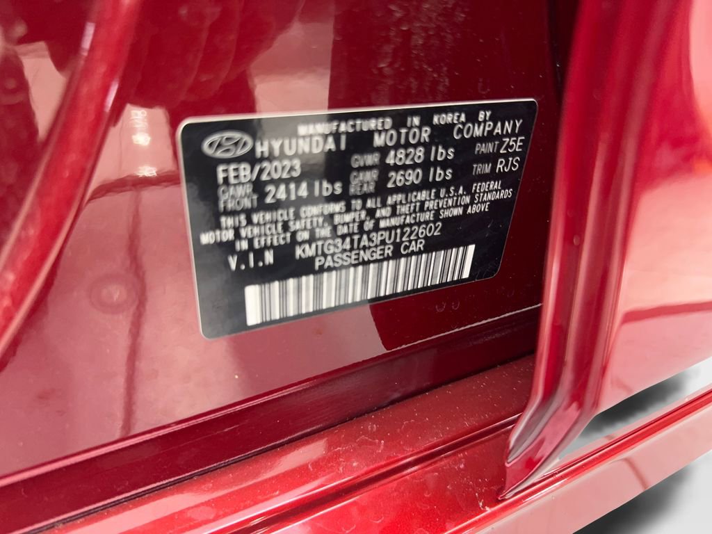 Used 2023 Genesis G70 2.0T image 87