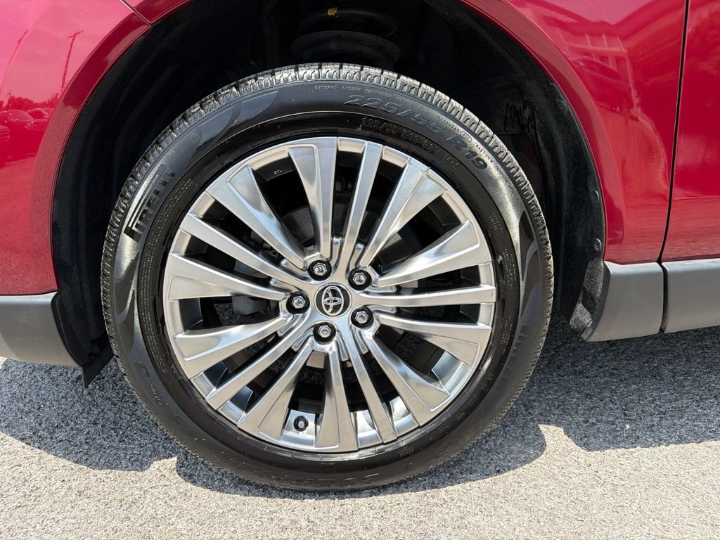 Used 2022 Toyota Venza XLE AWD/4WD image 12