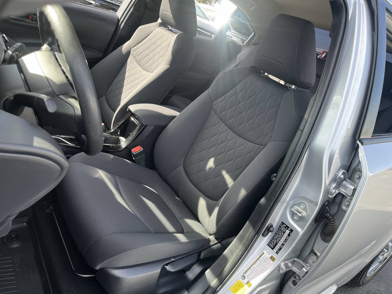 Used 2022 Toyota Corolla LE FWD image 17