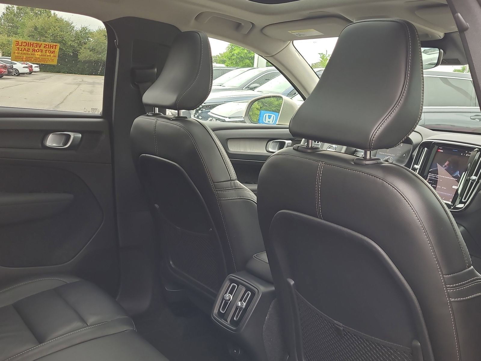 Used 2023 Volvo XC40 B4 Ultimate FWD image 18