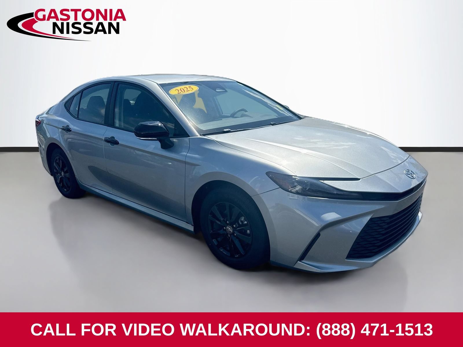 Used 2025 Toyota Camry LE FWD image 1