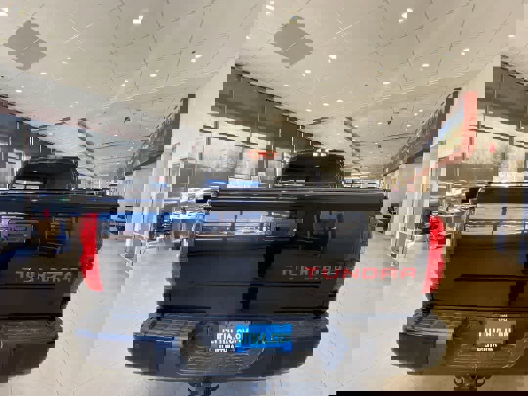 Used 2017 Toyota Tundra Limited w/ Limited Premium Package image 26