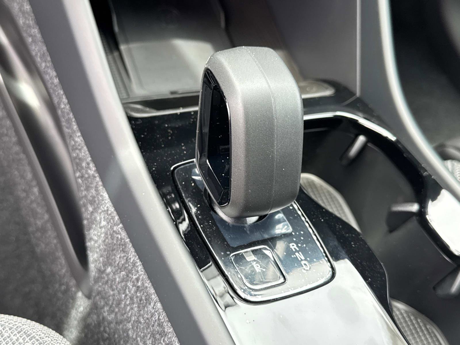 New 2025 Volvo EX40 Core w/ Climate Package image 20