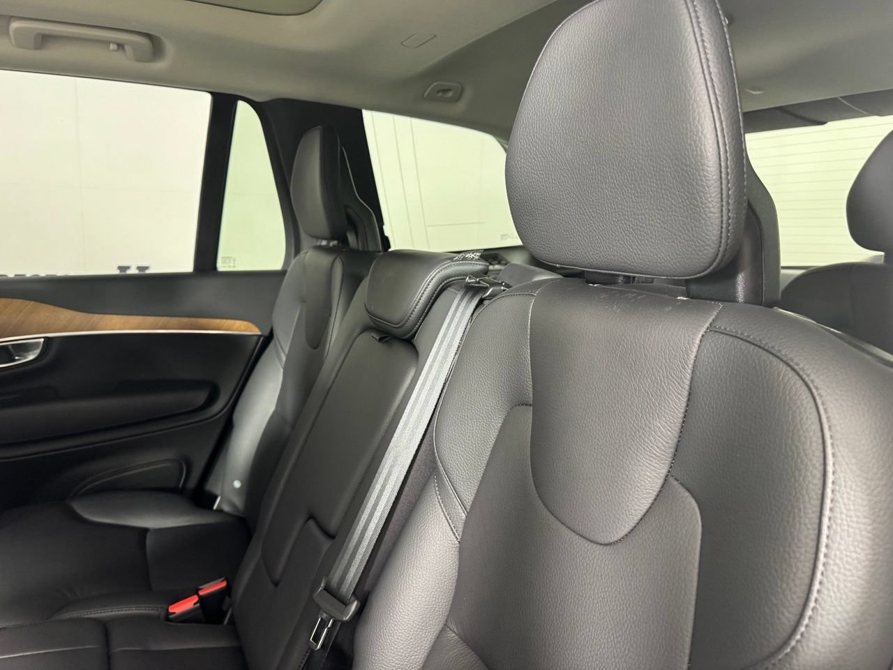 Used 2024 Volvo XC90 B5 Plus AWD/4WD image 30