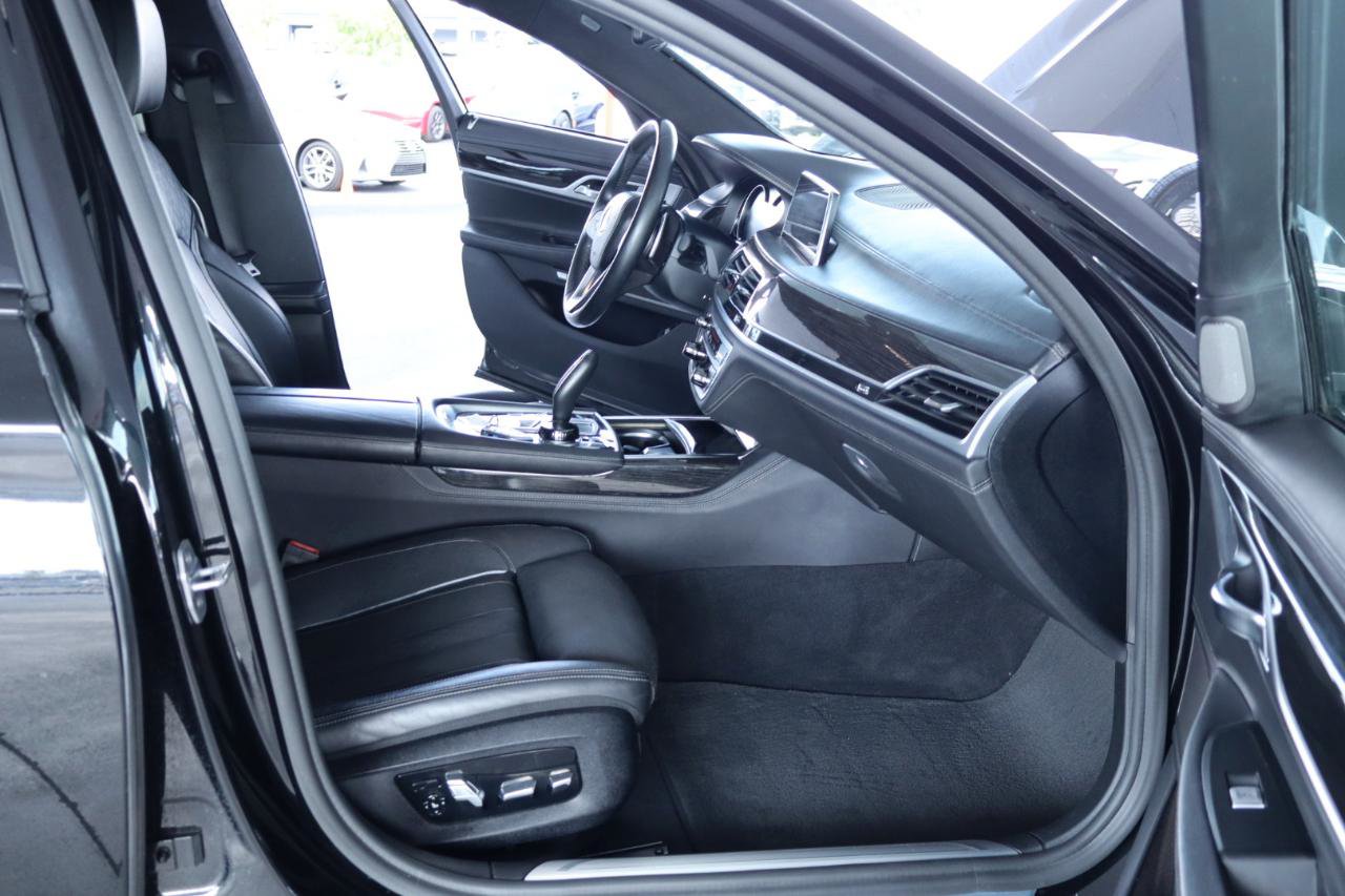 Used 2018 BMW 750i RWD image 37