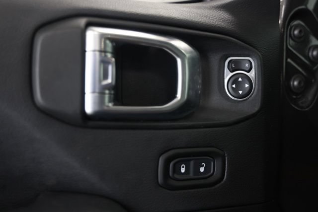 Used 2022 Jeep Wrangler Unlimited Sahara w/ LED Lighting Group AWD/4WD image 20