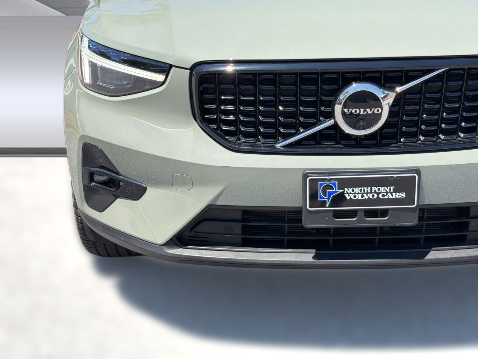 Used 2023 Volvo XC40 B5 Ultimate w/ Protection Package Premier AWD/4WD image 29