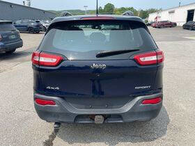 Used 2015 Jeep Cherokee Sport w/ Cold Weather Group image 6