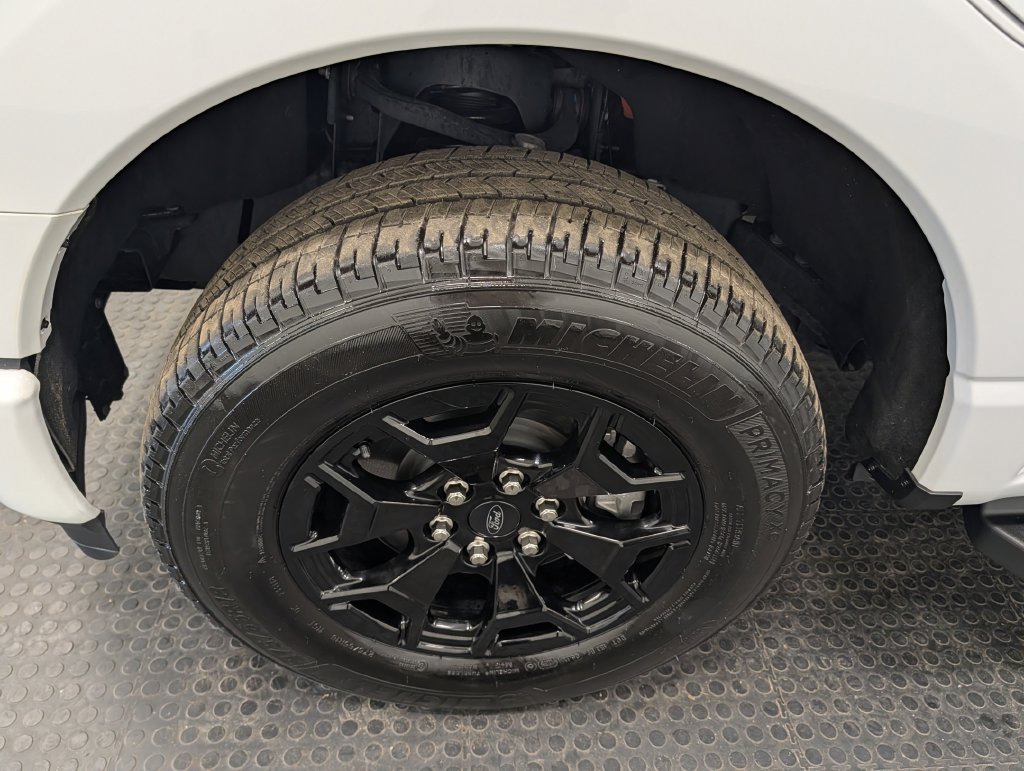 Used 2025 Ford F150 Lightning XLT AWD/4WD image 8