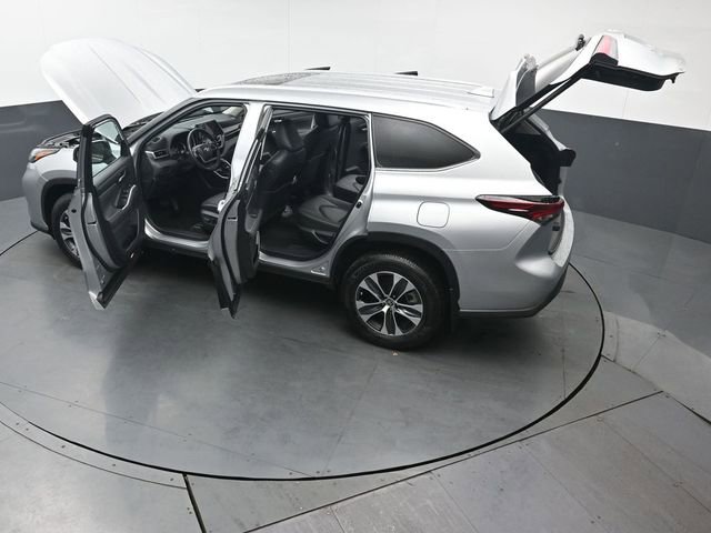 Certified 2024 Toyota Highlander XLE image 58