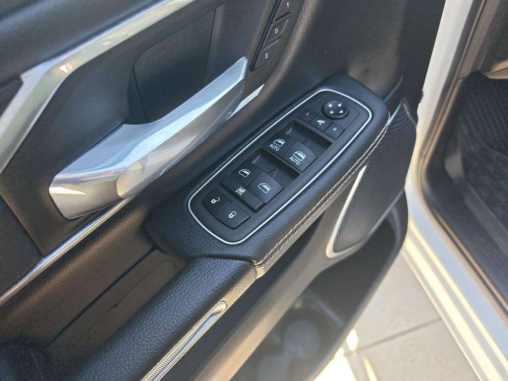 Used 2023 RAM 1500 Laramie image 11