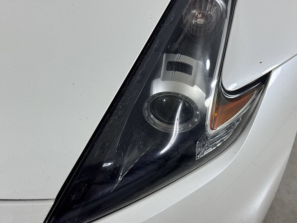 Used 2020 Nissan 370Z Coupe RWD image 31
