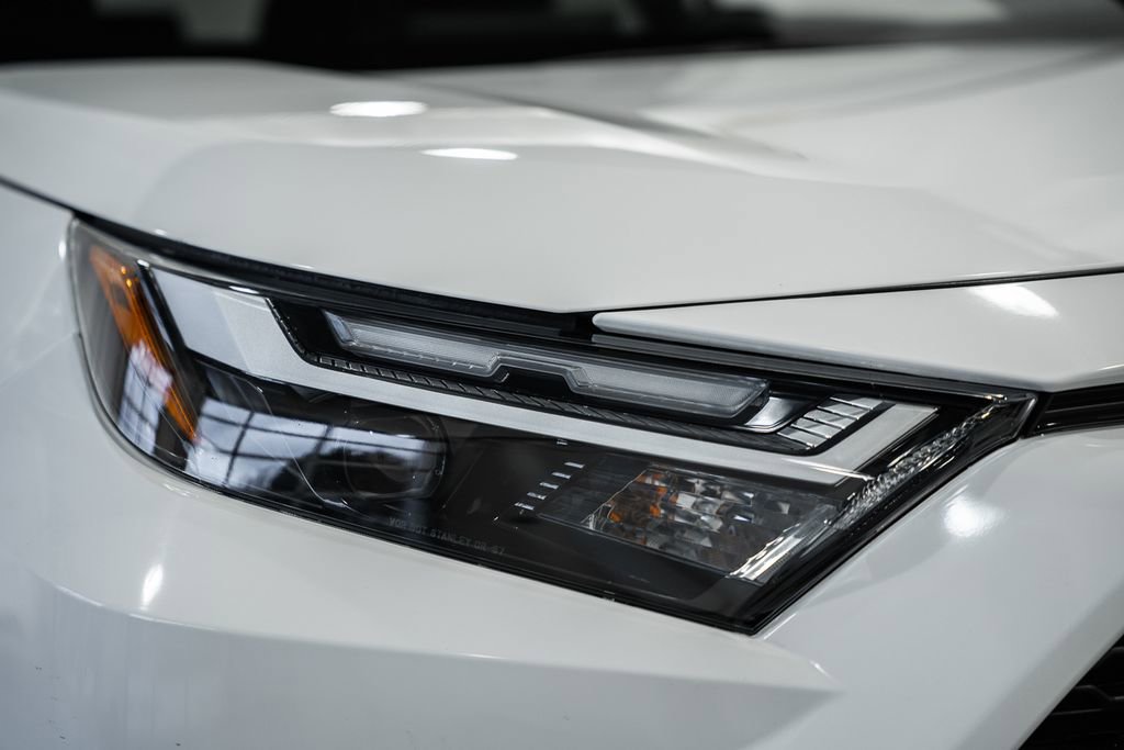 Used 2025 Toyota RAV4 XLE image 11