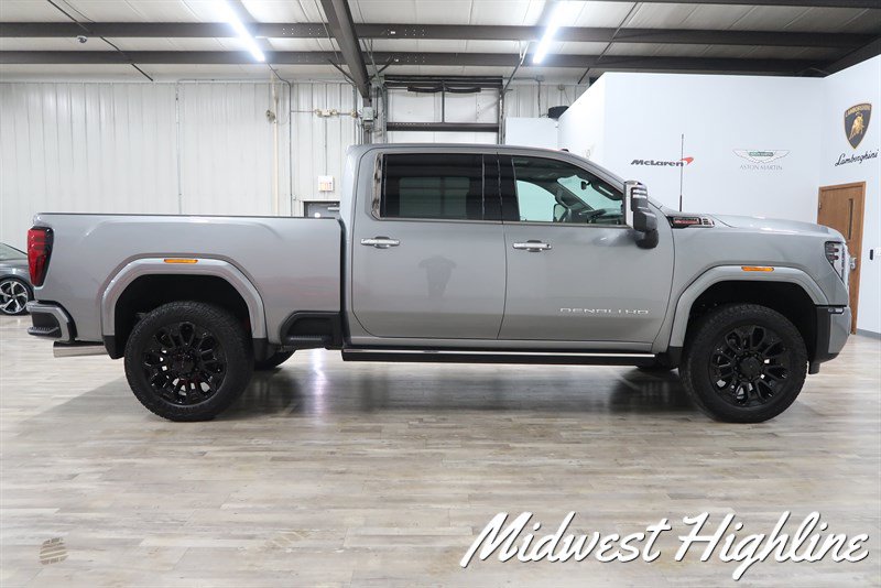 Used 2025 GMC Sierra 2500 Denali w/ Denali Reserve Package AWD/4WD image 8