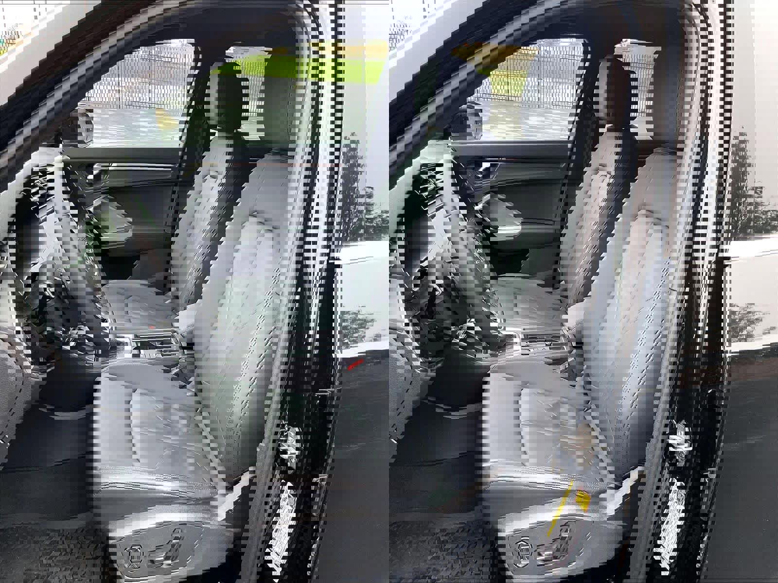 Used 2025 Audi Q3 2.0T Premium Plus image 28