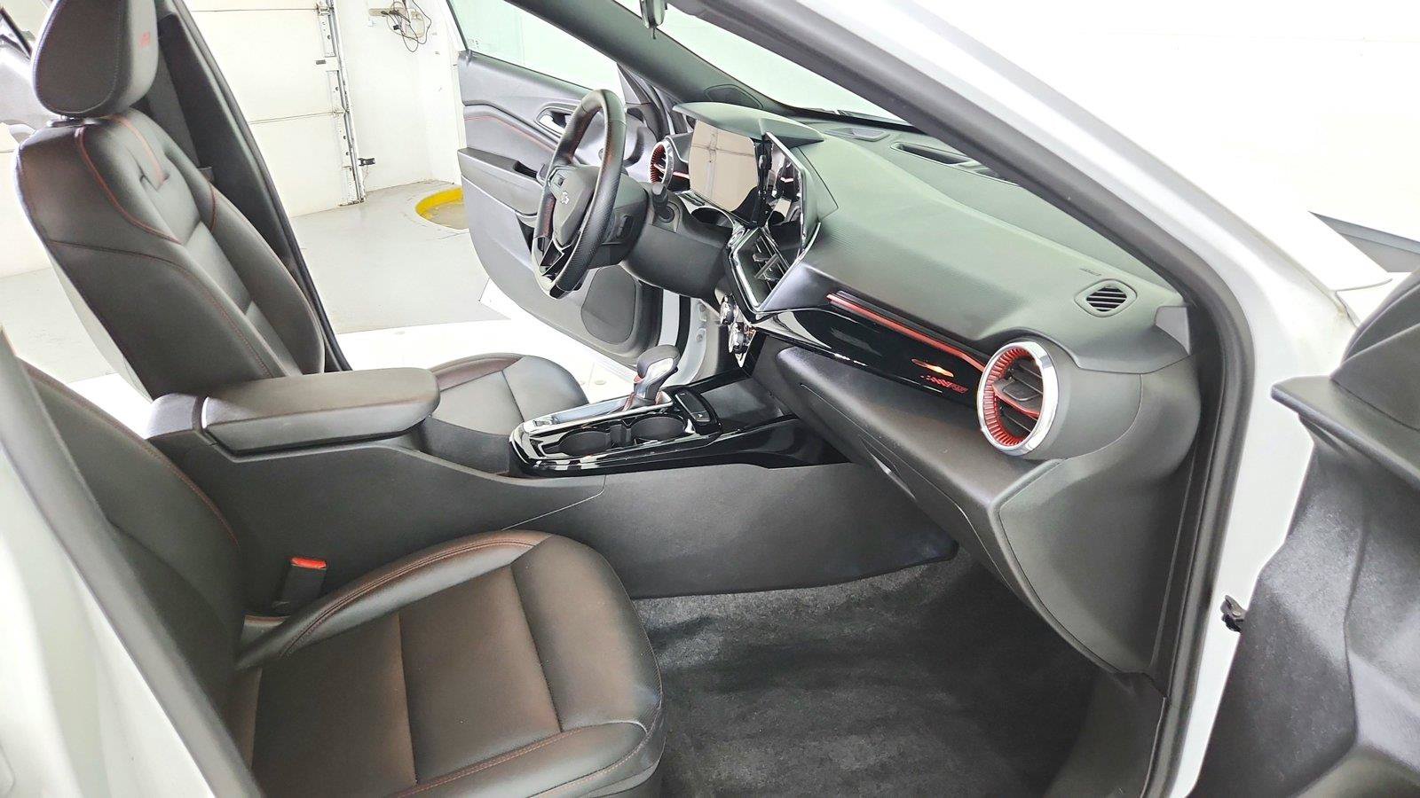 Used 2024 Chevrolet Trax RS w/ Driver Confidence Package FWD image 27