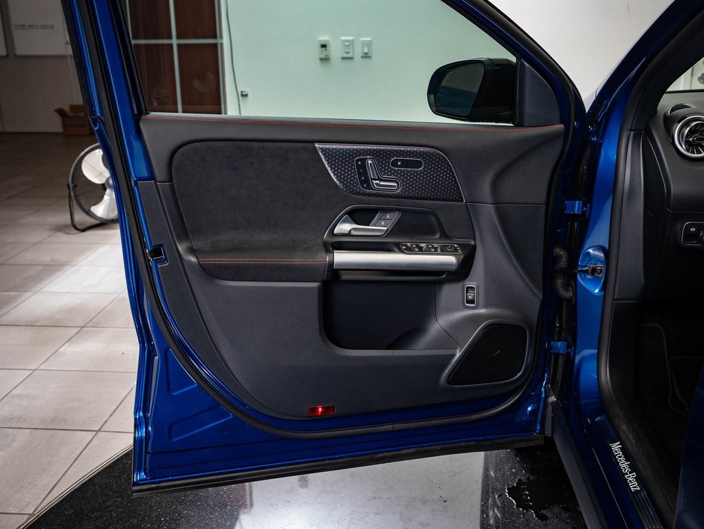 Certified 2025 Mercedes-Benz GLA 250 4MATIC image 24