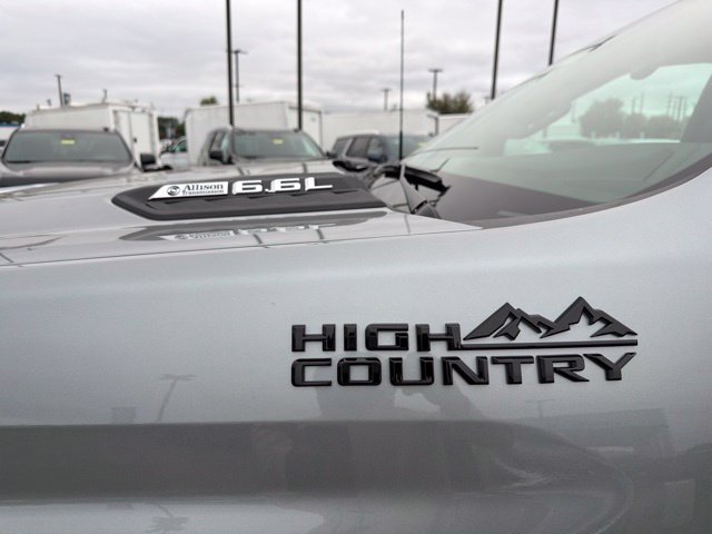 New 2026 Chevrolet Silverado 2500 High Country w/ LPO, Dark Essentials Package AWD/4WD image 13