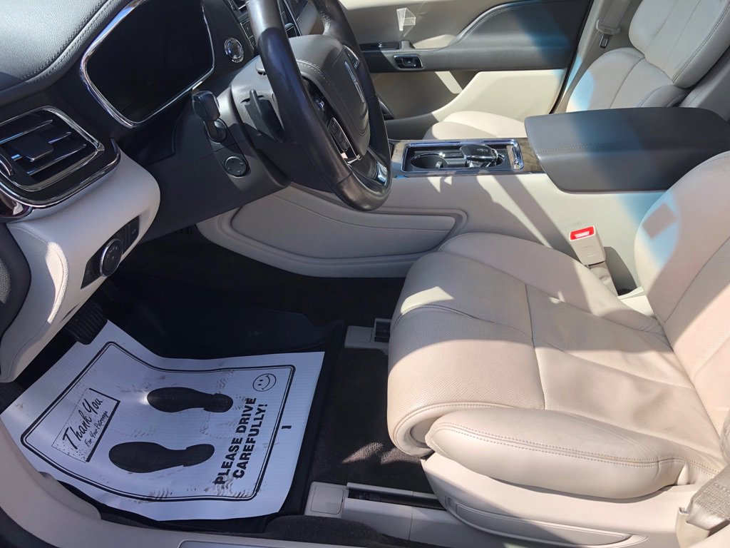 Used 2017 Lincoln Continental Reserve w/ Climate Package image 16