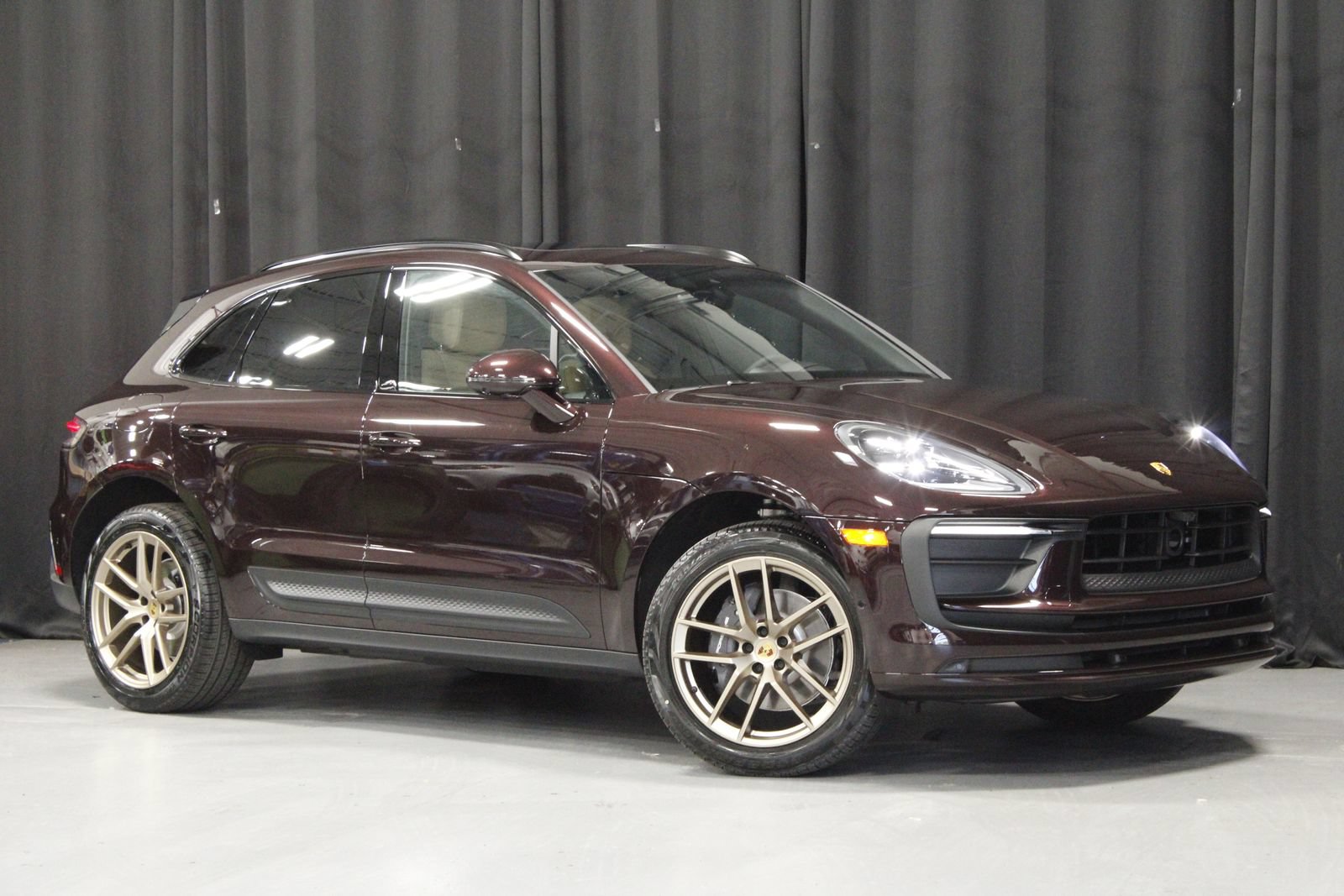 New 2026 Porsche Macan AWD/4WD image 9