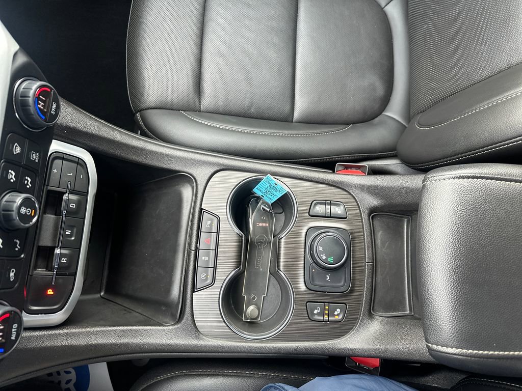 Used 2022 GMC Acadia SLT w/ Trailering Package image 13