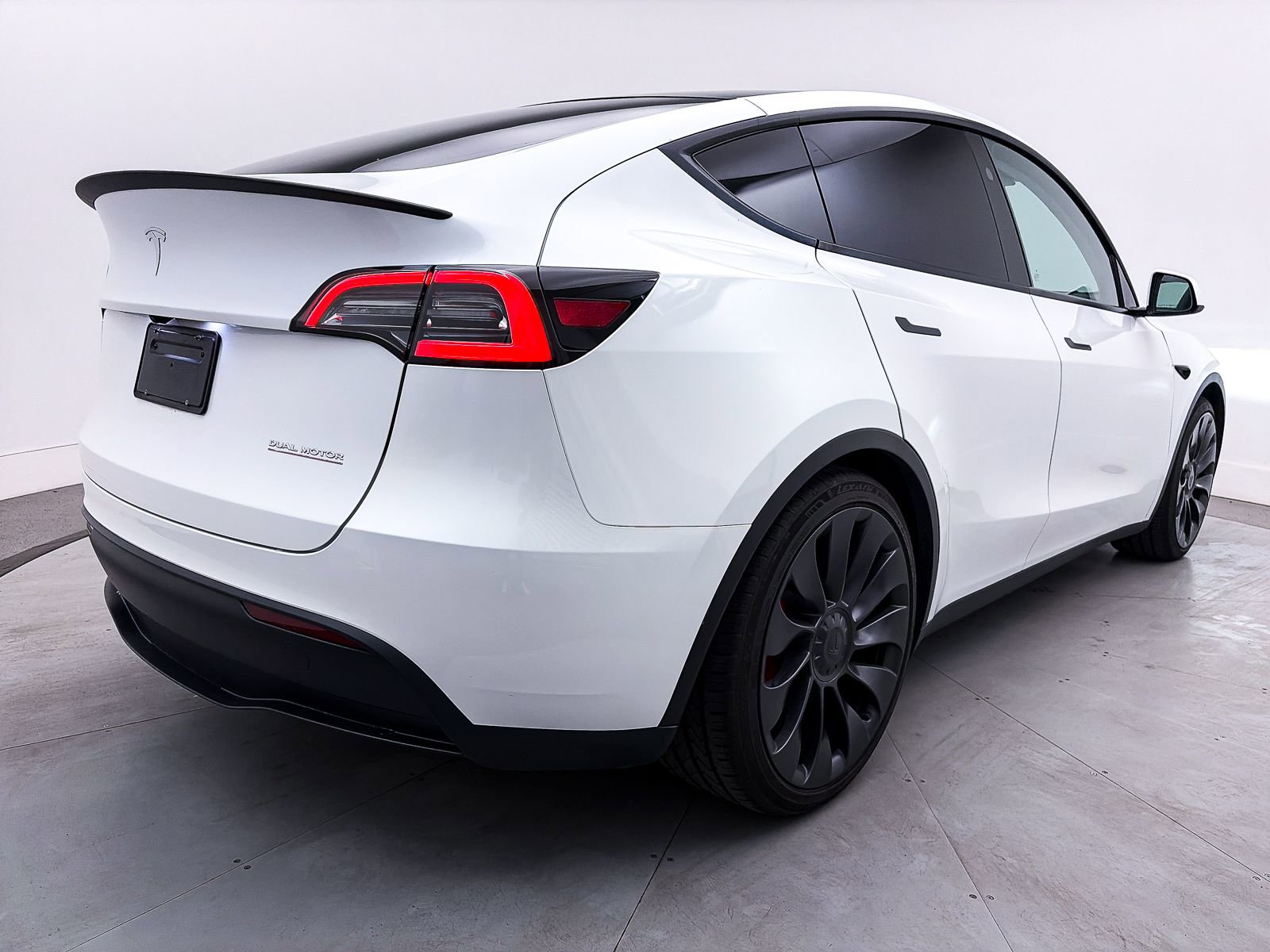 Used 2023 Tesla Model Y Performance image 15