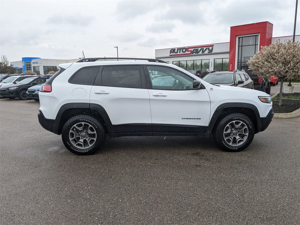 Used 2022 Jeep Cherokee Trailhawk image 9