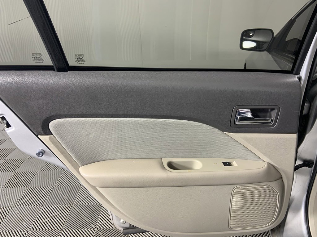 Used 2011 Ford Fusion S image 22