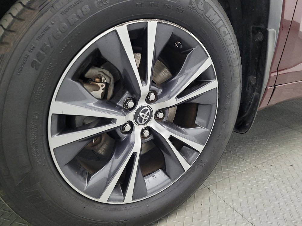 Used 2018 Toyota Highlander LE FWD image 31