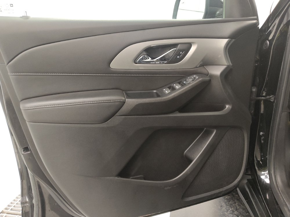 Used 2022 Chevrolet Traverse LT image 27