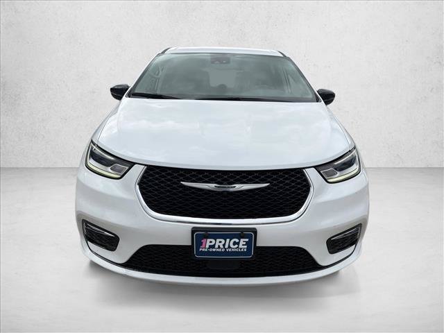 Used 2024 Chrysler Pacifica Limited FWD image 6