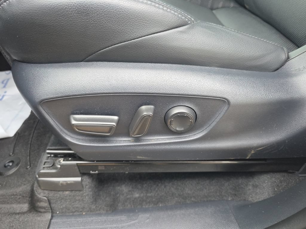 Used 2024 Toyota Tacoma TRD Sport AWD/4WD image 17