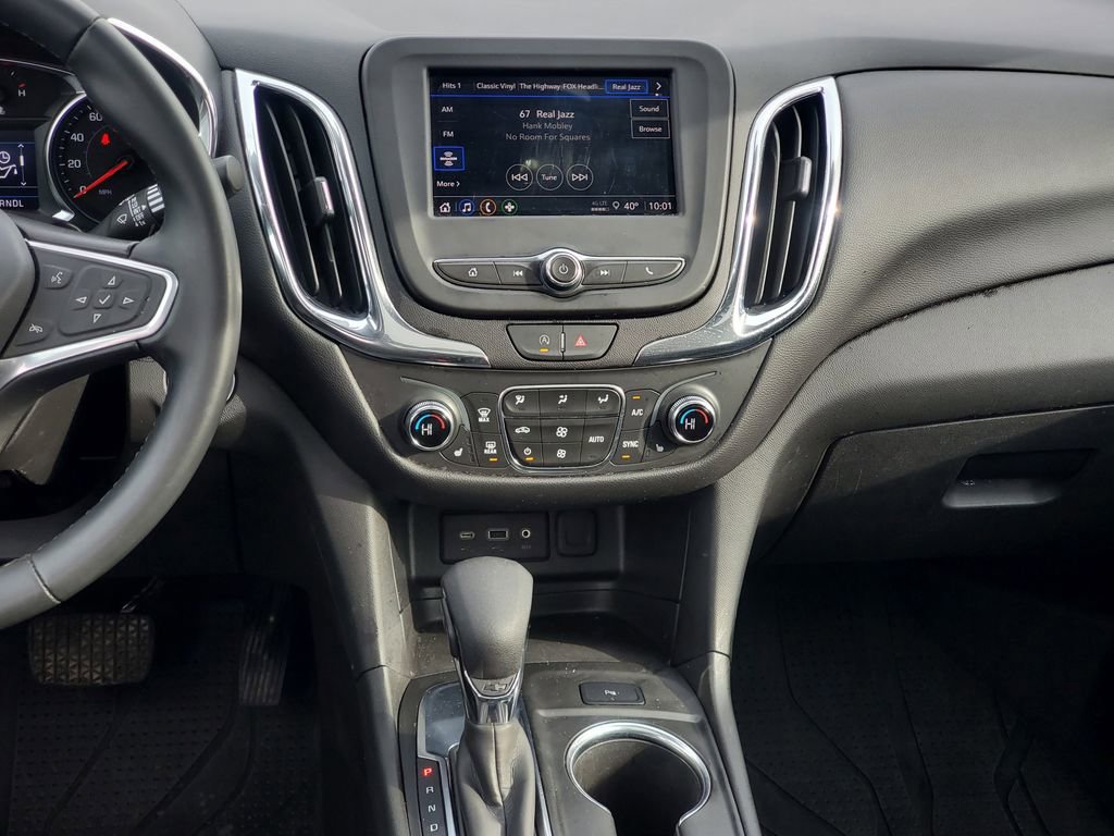 Used 2023 Chevrolet Equinox LT image 30