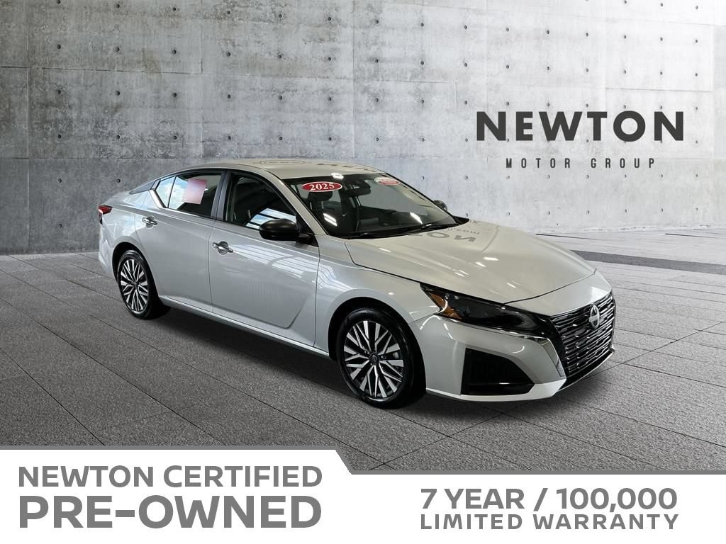 Used 2025 Nissan Altima 2.5 SV FWD image 1