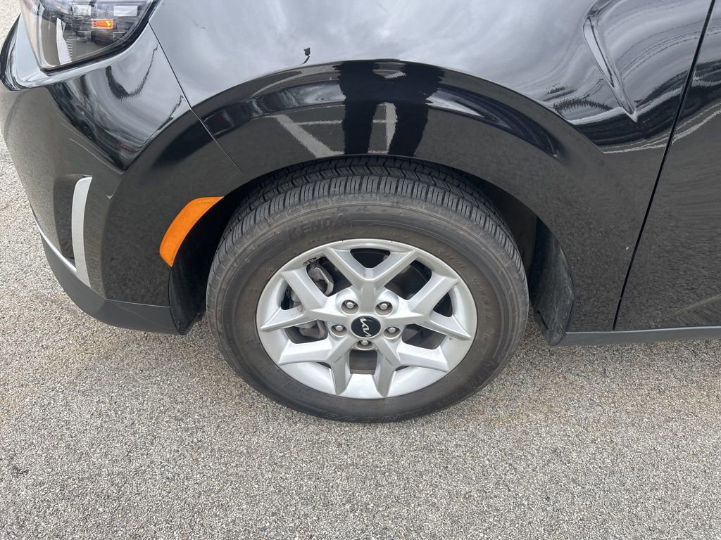Certified 2023 Kia Soul S image 8