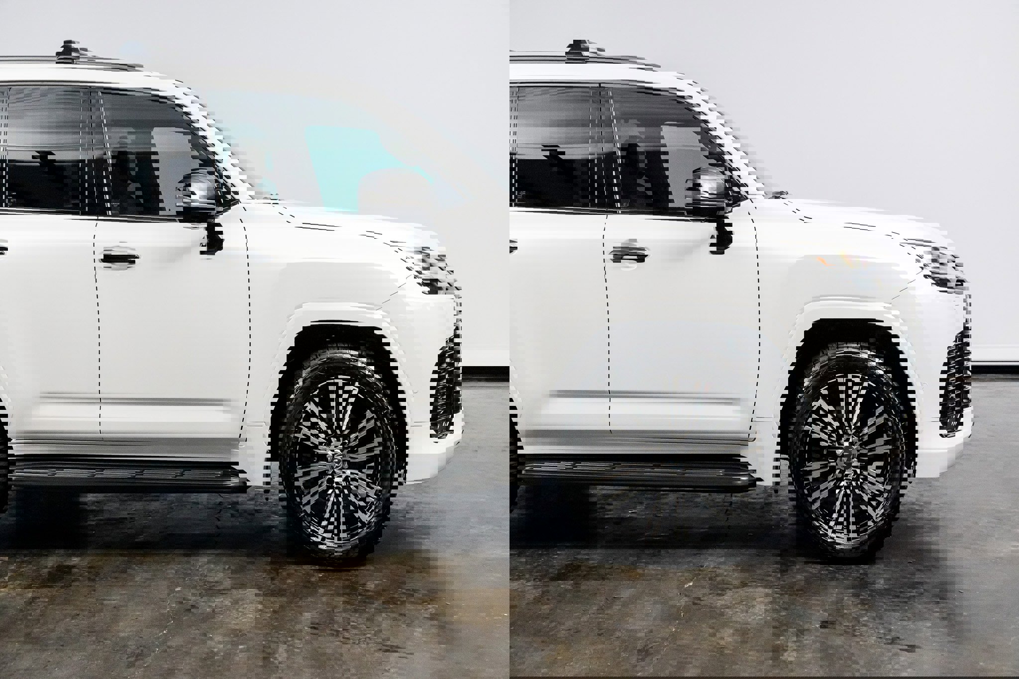 Used 2025 Lexus LX 700h Luxury image 26