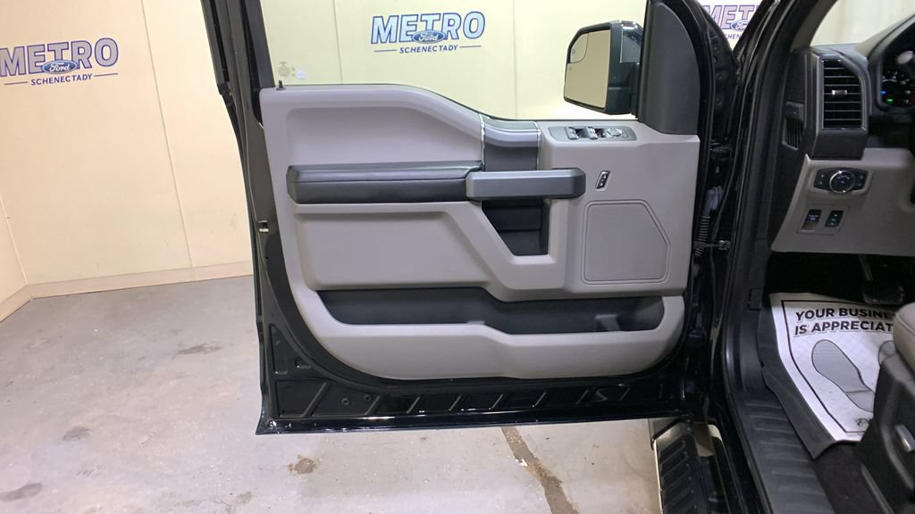 Used 2018 Ford F150 XLT w/ Equipment Group 302A Luxury AWD/4WD image 27