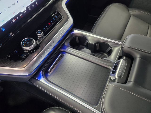 New 2026 Ford Expedition Platinum w/ Stealth Appearance Package AWD/4WD image 16