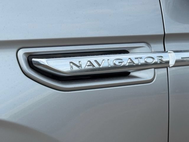 Used 2020 Lincoln Navigator Reserve w/ Luxury Package AWD/4WD image 5