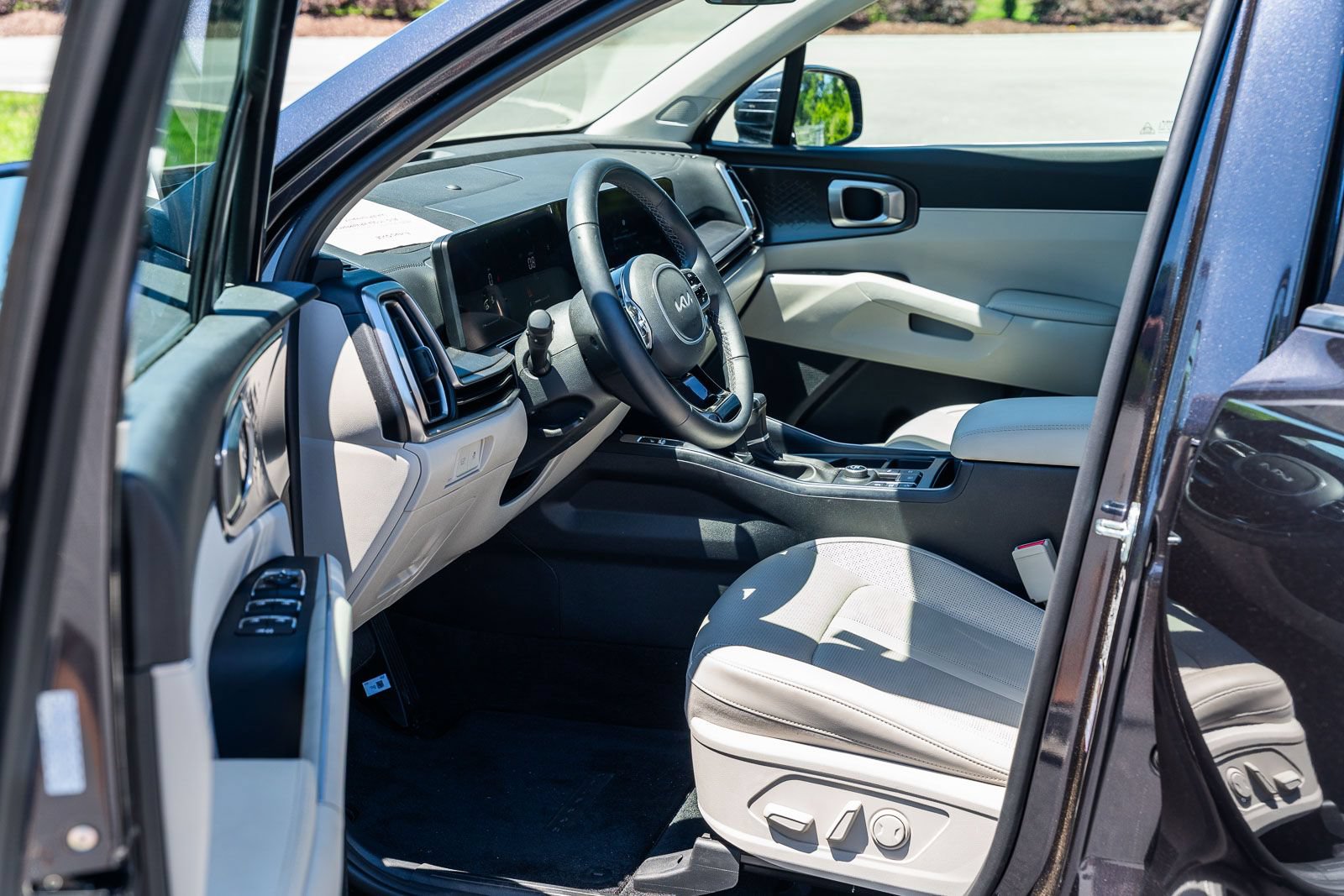 Used 2025 Kia Sorento EX w/ Panoramic Sunroof Package FWD image 19