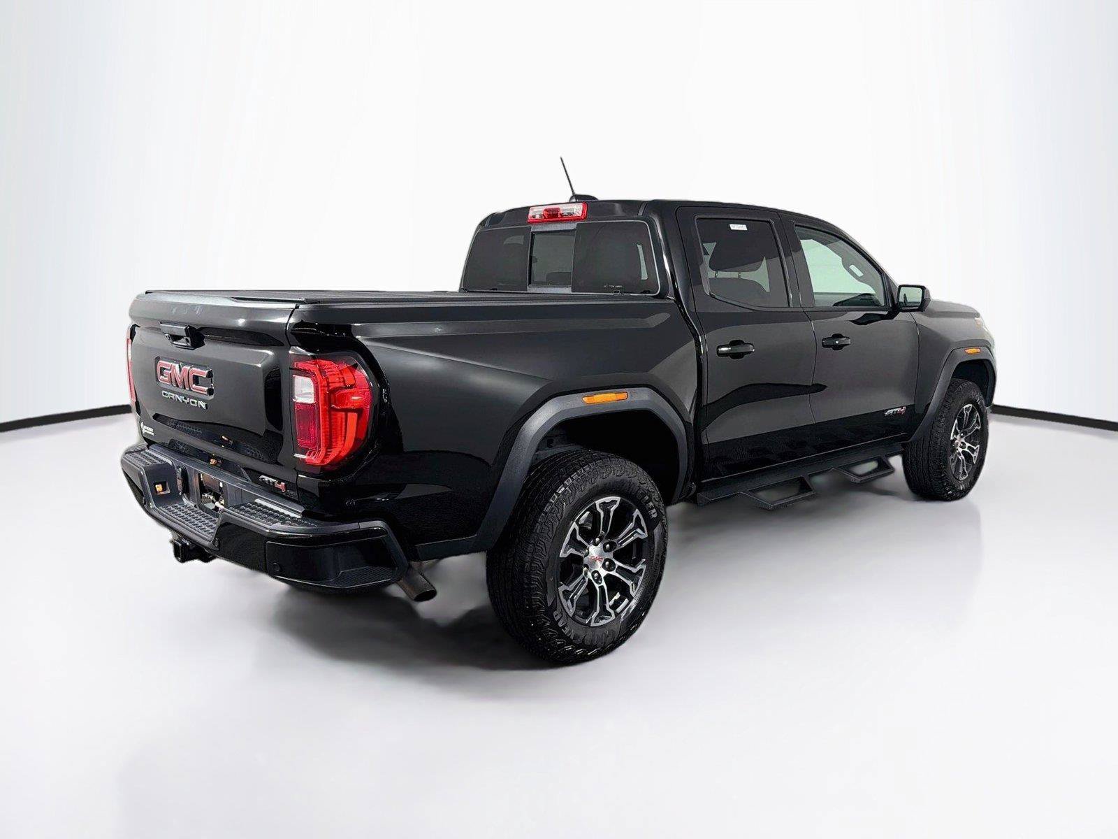 Used 2025 GMC Canyon AT4 w/ Technology Plus Package AWD/4WD image 11